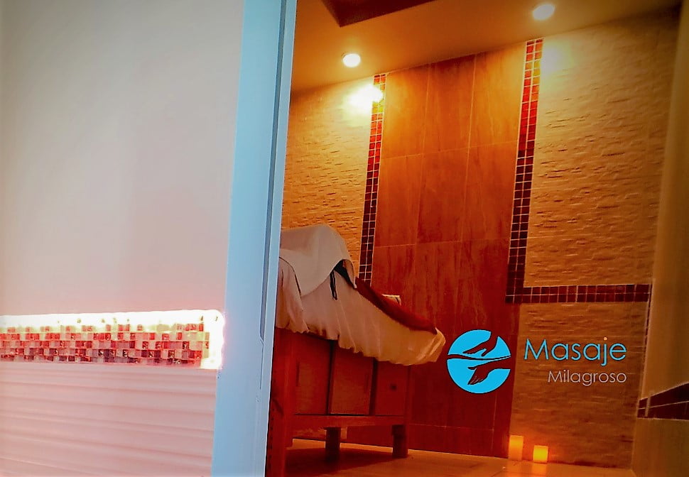 Massage Spa Cabin to Receive Cupping Therapy